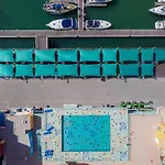 Luxury 1 Bedroom Apartment, Marina De Albufeira3 アパート アルブフェイラ